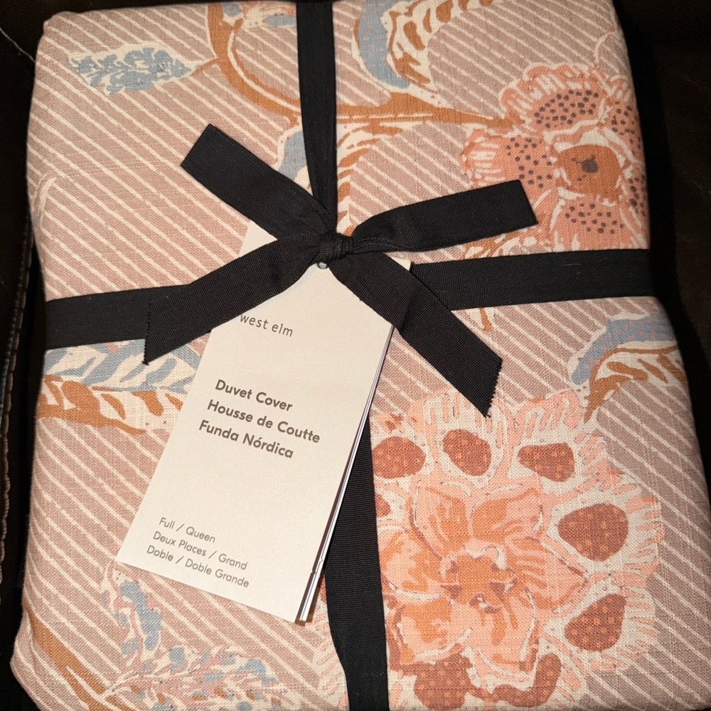 7 PIECE WEST ELM BUNDLE West Elm Batik Floral Duvet Cover - Picture 3 of 8